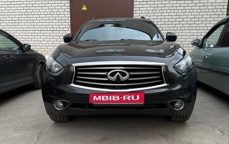 Infiniti QX70, 2014 год, 2 150 000 рублей, 9 фотография