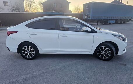 Hyundai Solaris II рестайлинг, 2019 год, 1 100 000 рублей, 3 фотография