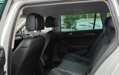 Volkswagen Passat B8 рестайлинг, 2018 год, 2 275 000 рублей, 10 фотография