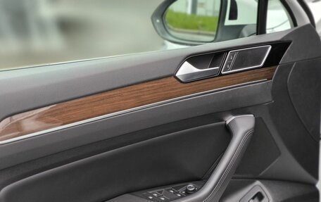 Volkswagen Passat B8 рестайлинг, 2018 год, 2 275 000 рублей, 15 фотография