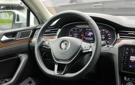 Volkswagen Passat B8 рестайлинг, 2018 год, 2 275 000 рублей, 17 фотография