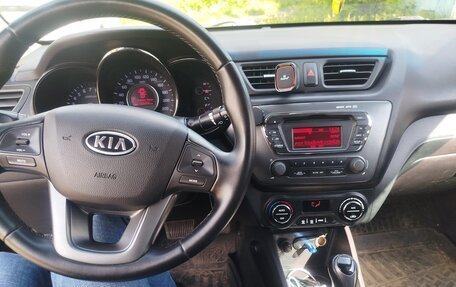KIA Rio III рестайлинг, 2011 год, 750 000 рублей, 2 фотография