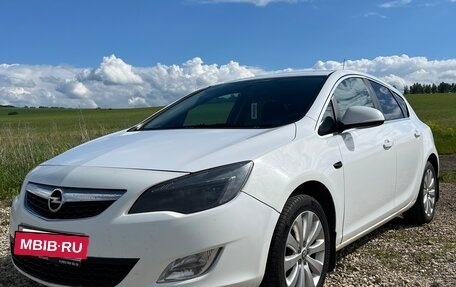 Opel Astra J, 2011 год, 700 000 рублей, 3 фотография