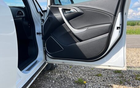 Opel Astra J, 2011 год, 700 000 рублей, 17 фотография