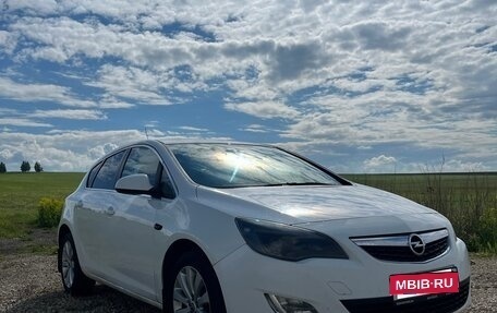 Opel Astra J, 2011 год, 700 000 рублей, 9 фотография
