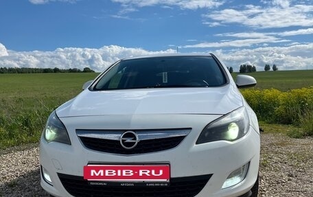 Opel Astra J, 2011 год, 700 000 рублей, 21 фотография