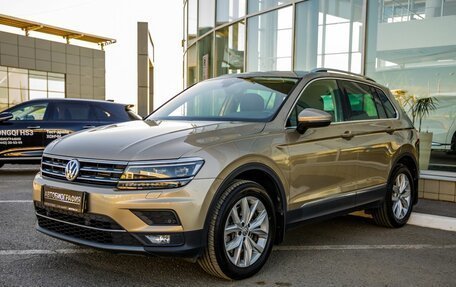 Volkswagen Tiguan II, 2019 год, 2 998 000 рублей, 3 фотография
