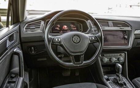 Volkswagen Tiguan II, 2019 год, 2 998 000 рублей, 14 фотография