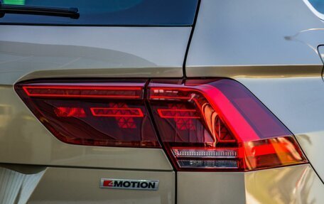 Volkswagen Tiguan II, 2019 год, 2 998 000 рублей, 12 фотография