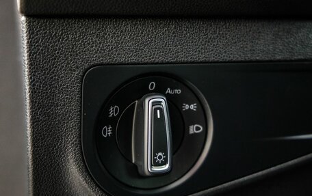 Volkswagen Tiguan II, 2019 год, 2 998 000 рублей, 15 фотография