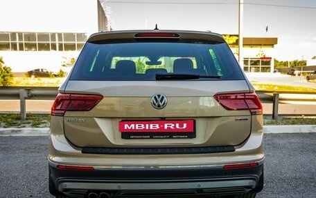 Volkswagen Tiguan II, 2019 год, 2 998 000 рублей, 6 фотография