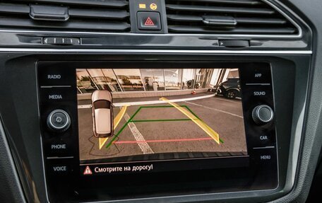 Volkswagen Tiguan II, 2019 год, 2 998 000 рублей, 23 фотография