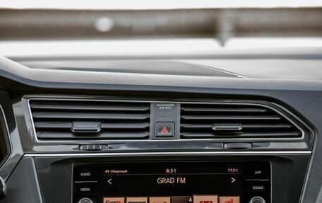 Volkswagen Tiguan II, 2019 год, 2 998 000 рублей, 21 фотография
