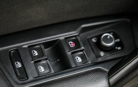 Volkswagen Tiguan II, 2019 год, 2 998 000 рублей, 16 фотография