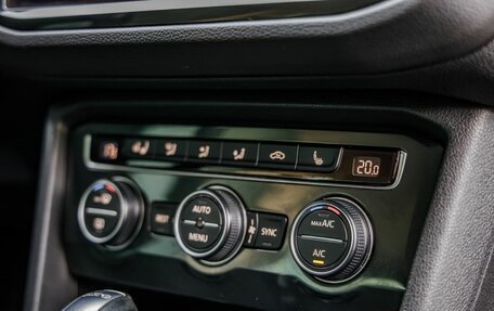 Volkswagen Tiguan II, 2019 год, 2 998 000 рублей, 33 фотография
