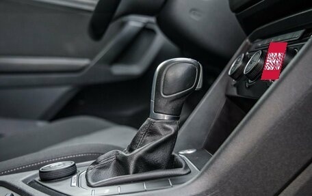 Volkswagen Tiguan II, 2019 год, 2 998 000 рублей, 34 фотография