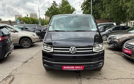 Volkswagen Multivan T6 рестайлинг, 2015 год, 3 200 000 рублей, 1 фотография
