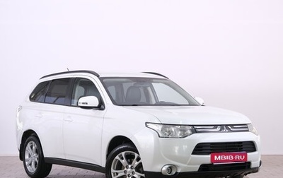 Mitsubishi Outlander III рестайлинг 3, 2013 год, 1 599 000 рублей, 1 фотография