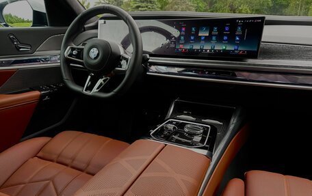 BMW 7 серия, 2025 год, 15 900 000 рублей, 30 фотография