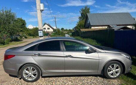 Hyundai Sonata VI, 2011 год, 790 000 рублей, 4 фотография
