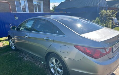 Hyundai Sonata VI, 2011 год, 790 000 рублей, 11 фотография