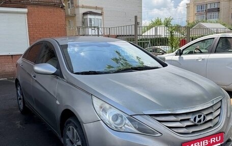 Hyundai Sonata VI, 2010 год, 650 000 рублей, 2 фотография