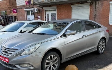 Hyundai Sonata VI, 2010 год, 650 000 рублей, 3 фотография