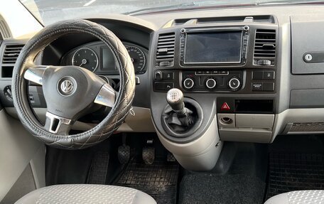 Volkswagen Caravelle T5, 2013 год, 1 480 000 рублей, 7 фотография
