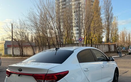 KIA Rio IV, 2017 год, 999 000 рублей, 3 фотография