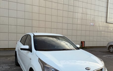 KIA Rio IV, 2017 год, 999 000 рублей, 5 фотография