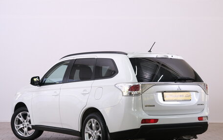 Mitsubishi Outlander III рестайлинг 3, 2013 год, 1 599 000 рублей, 5 фотография
