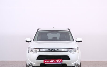 Mitsubishi Outlander III рестайлинг 3, 2013 год, 1 599 000 рублей, 2 фотография