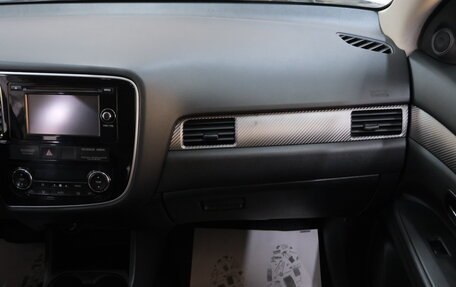 Mitsubishi Outlander III рестайлинг 3, 2013 год, 1 599 000 рублей, 17 фотография