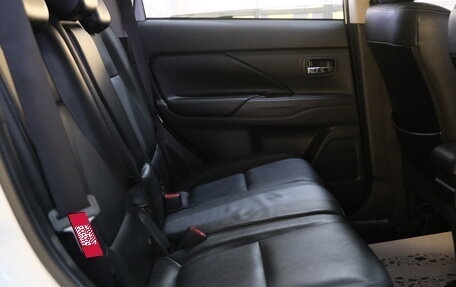 Mitsubishi Outlander III рестайлинг 3, 2013 год, 1 599 000 рублей, 20 фотография