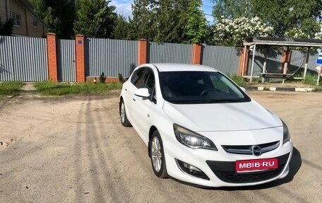 Opel Astra J, 2012 год, 590 000 рублей, 1 фотография