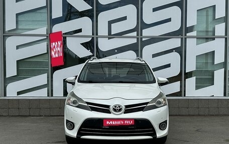 Toyota Verso I, 2013 год, 1 350 000 рублей, 3 фотография