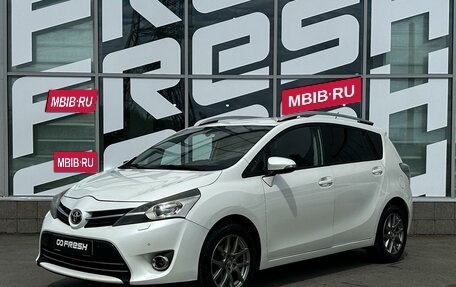 Toyota Verso I, 2013 год, 1 350 000 рублей, 2 фотография