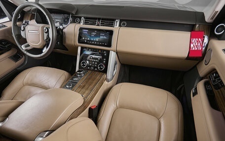 Land Rover Range Rover IV рестайлинг, 2018 год, 5 850 000 рублей, 10 фотография