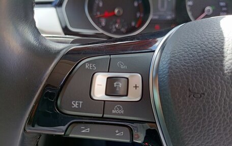 Volkswagen Passat B8 рестайлинг, 2015 год, 1 400 000 рублей, 23 фотография