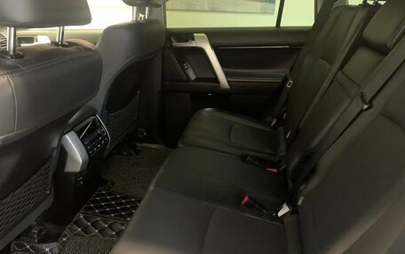 Toyota Land Cruiser Prado 150 рестайлинг 2, 2021 год, 7 400 500 рублей, 9 фотография
