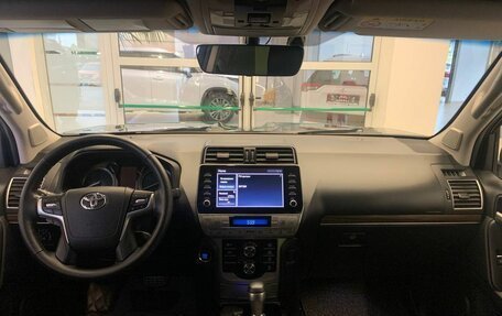 Toyota Land Cruiser Prado 150 рестайлинг 2, 2021 год, 7 400 500 рублей, 11 фотография