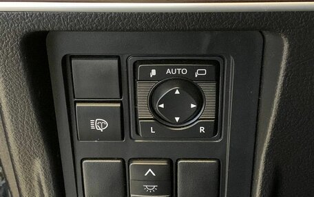 Toyota Land Cruiser Prado 150 рестайлинг 2, 2021 год, 7 400 500 рублей, 18 фотография