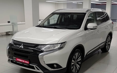 Mitsubishi Outlander III рестайлинг 3, 2019 год, 1 895 000 рублей, 1 фотография