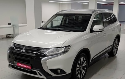 Mitsubishi Outlander III рестайлинг 3, 2019 год, 1 895 000 рублей, 1 фотография