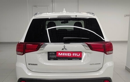 Mitsubishi Outlander III рестайлинг 3, 2019 год, 1 895 000 рублей, 7 фотография