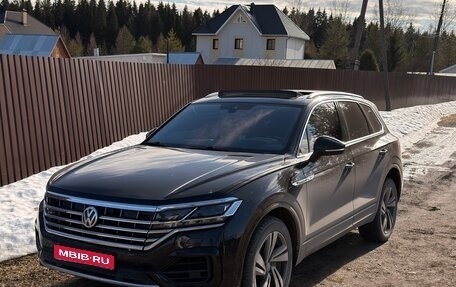 Volkswagen Touareg III, 2018 год, 4 300 000 рублей, 1 фотография