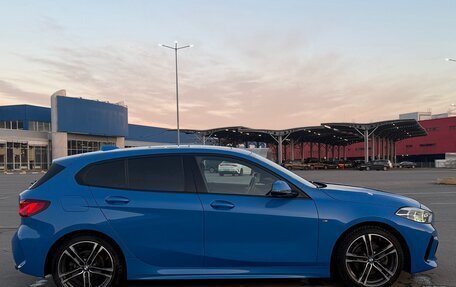 BMW 1 серия, 2020 год, 2 900 000 рублей, 17 фотография