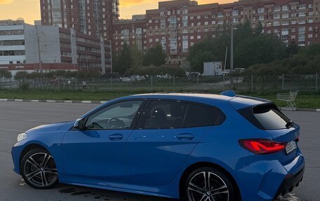 BMW 1 серия, 2020 год, 2 900 000 рублей, 19 фотография