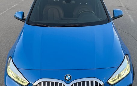 BMW 1 серия, 2020 год, 2 900 000 рублей, 21 фотография