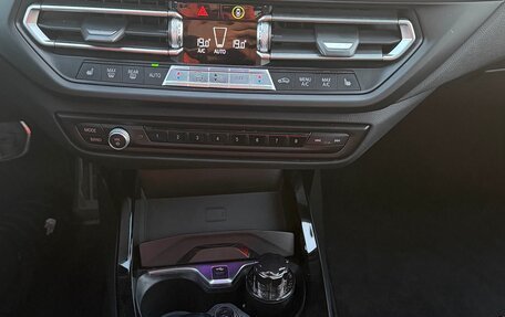 BMW 1 серия, 2020 год, 2 900 000 рублей, 32 фотография